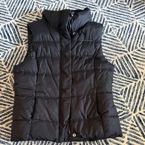GAP Dark Puffer Vest